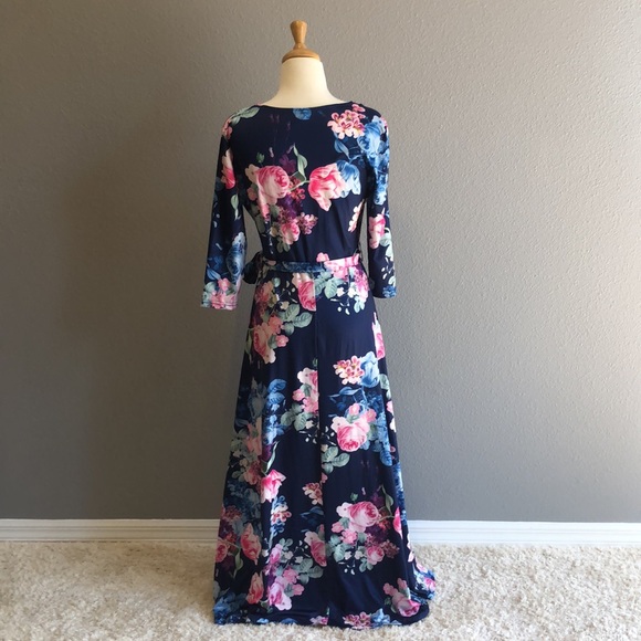 Flowered navy wrap style dress with sleeves - Picture 4 of 7